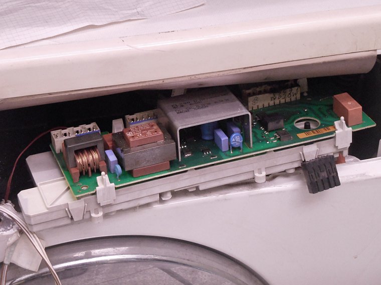 Scheda elettronica di controllo di una lavatrice